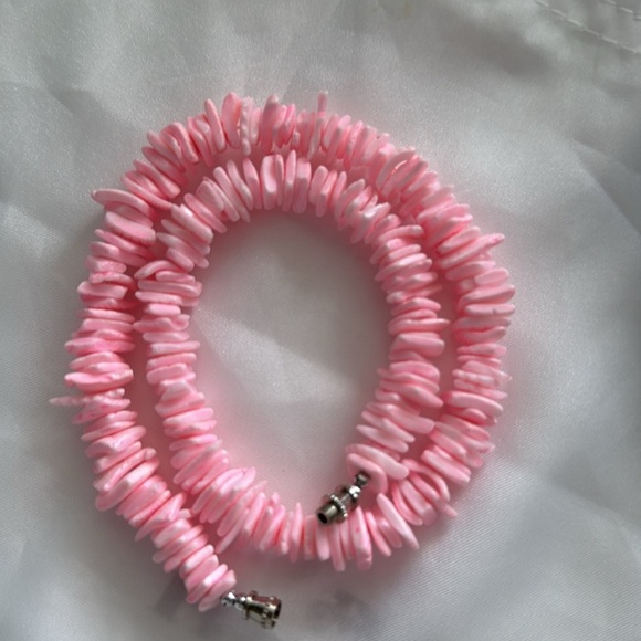 Vintage Pink White Puka Shell Chips Hawaiian Necklace Barrel Clasp 16 inches EUC - Picture 3 of 3
